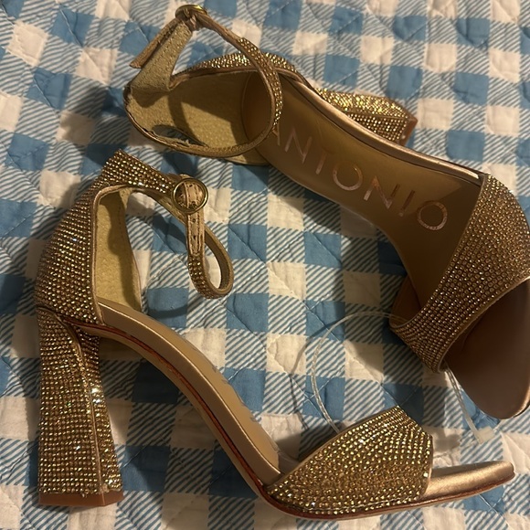 Antonio Melani
Blaire Rhinestone Embellished Hotfix Dress Sandals Dusk Sand - Picture 11 of 12